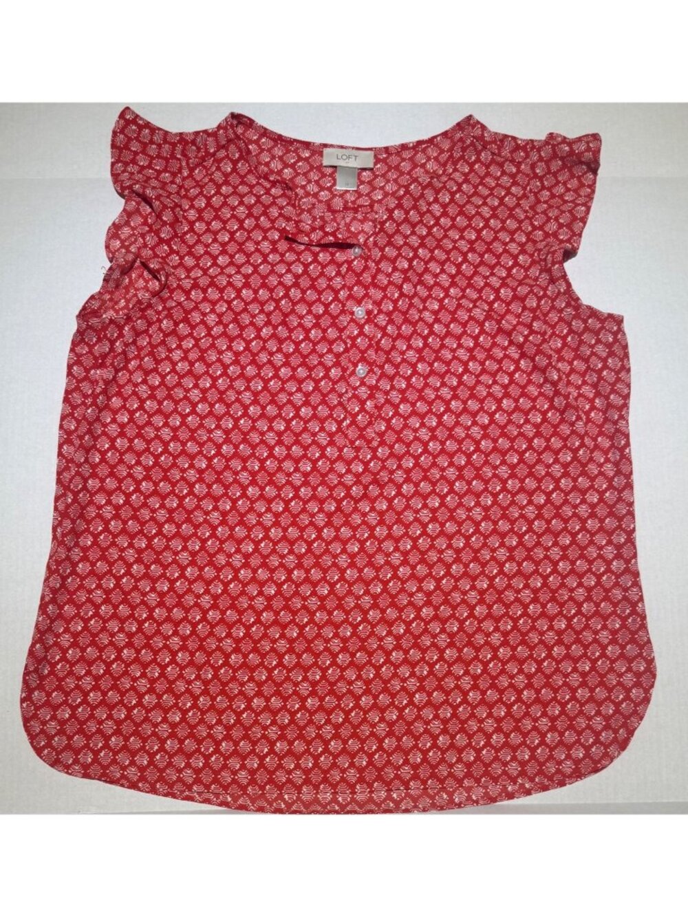 Loft factory women’s Medium red white sleeveless shirt flutter sleeve EUC flowy
